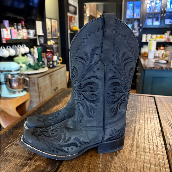 Circle G black Leather embroidered Cowboy Boots - Picture 2 of 9